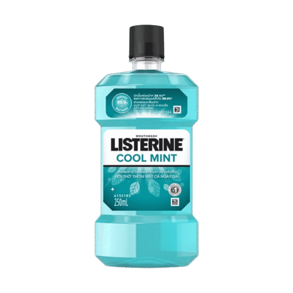 Nước súc miệng Listerine Cool Mint bảo vệ khoang miệng suốt 24h khỏi vi khuẩn hôi miệng, mảng bám, viêm nướu (250ml)